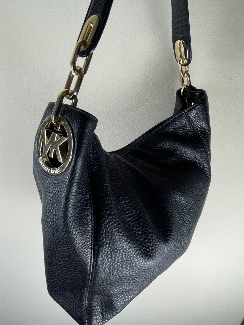 Michael Kors Black Pebbled Leather Hobo with Gold MK Charm - Picture 2 of 7